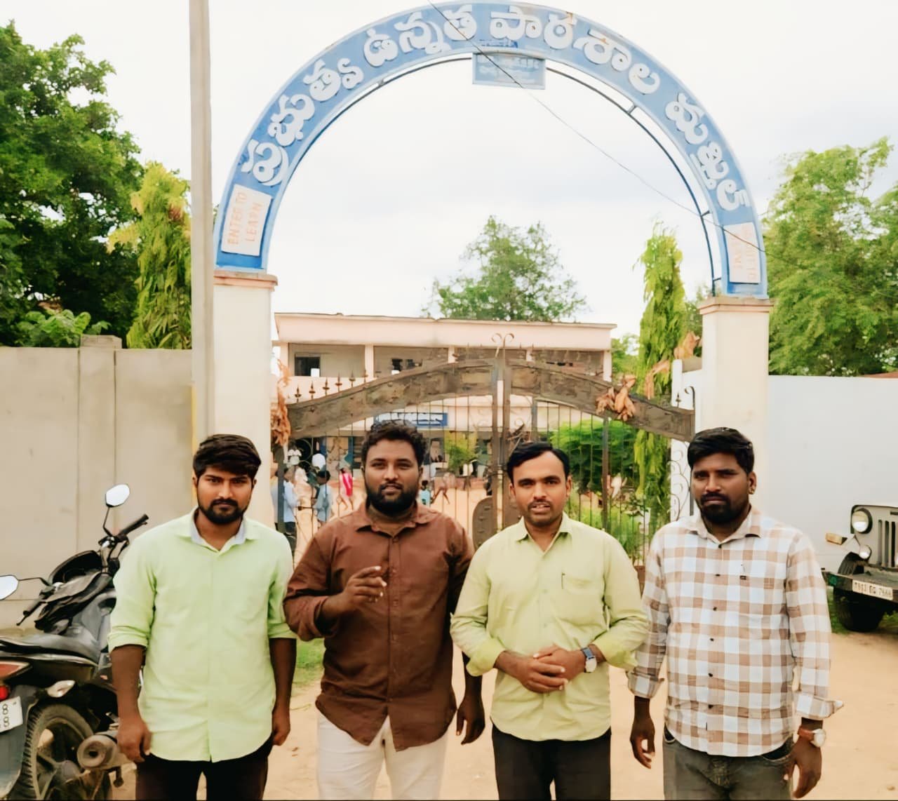 విద్యార్థులకు నీటి సమస్య పరిష్కారం పచ్చి అబద్ధం. 